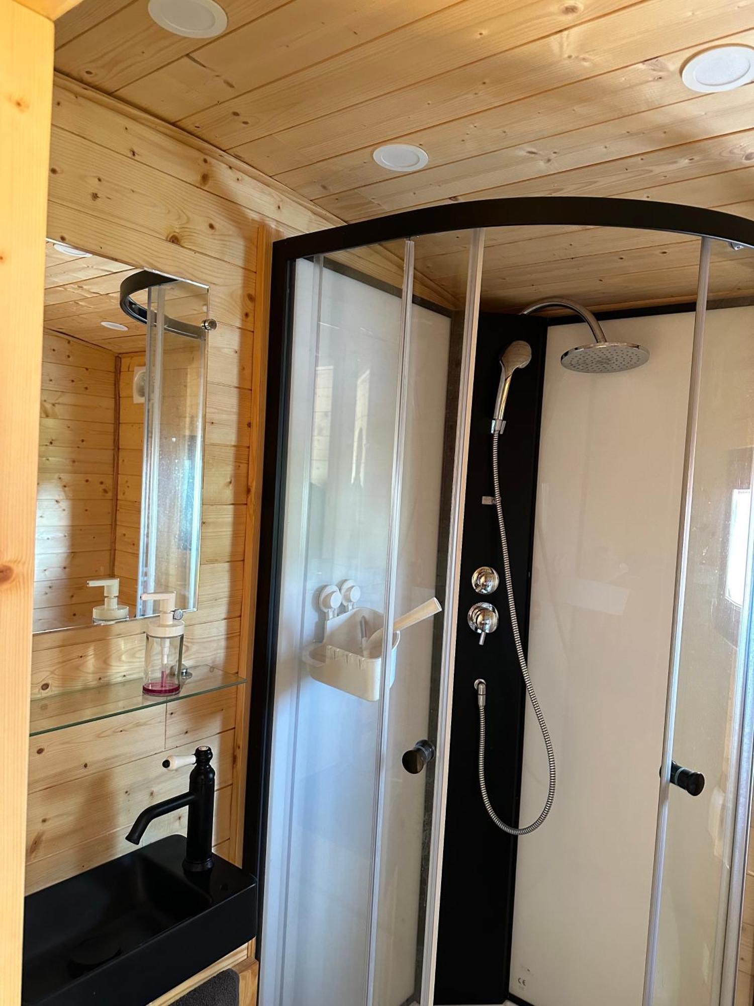 Chalet Chez Celia, Roulotte En Champagne Fleury-la-Riviere