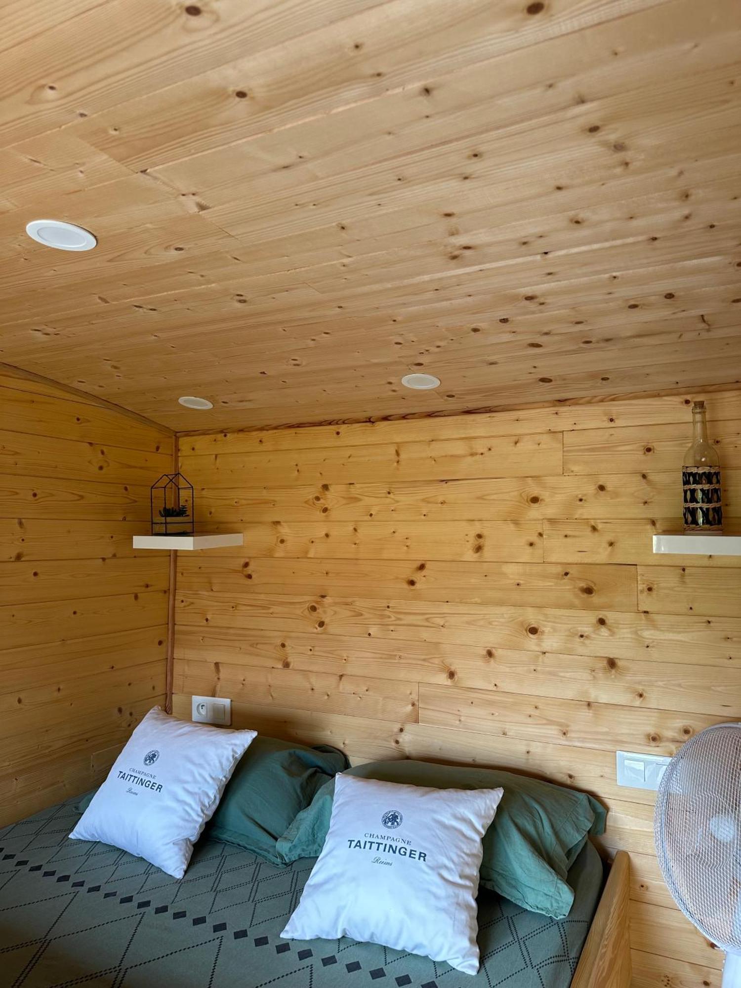Chalet Chez Celia, Roulotte En Champagne