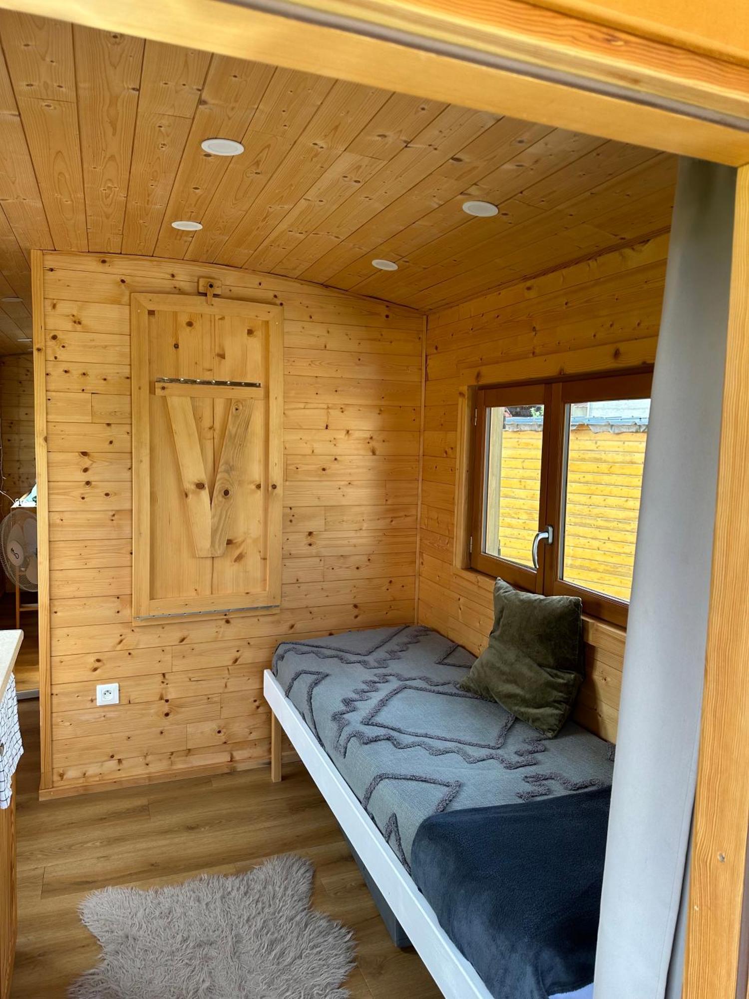 Chez Celia, Roulotte En Champagne Chalet Fleury-la-Riviere