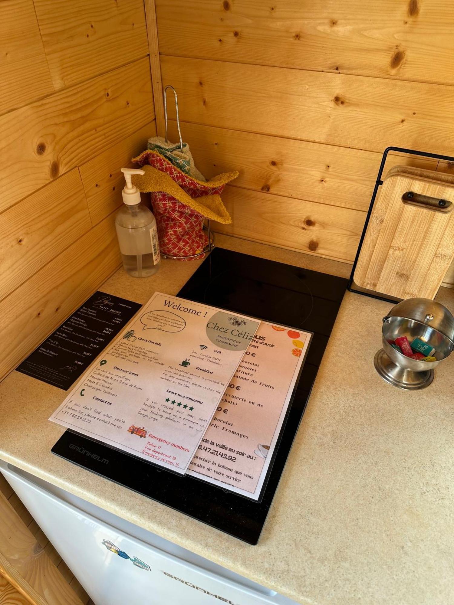 Chalet Chez Celia, Roulotte En Champagne
